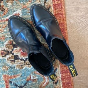 Dr Marten Black Chelsea Boots